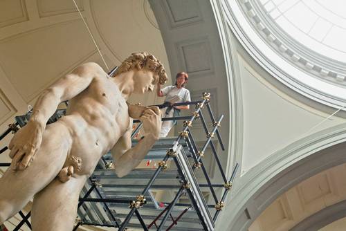 El David, obra maestra del Renacimiento, captado en 2003, durante una restauración en la Galleria dell’Accademia.