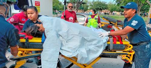 Miriam Mariana Flores Pizano, de 15 años, quien tenía un embarazo de 8 meses, falleció la madrugada de este lunes luego de que la camioneta en que viajaba fue baleada por elementos de la Guardia Nacional en el Libramiento Mex 2, en el municipio de Nuevo Laredo,Tamaulipas.