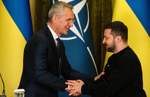 Jens Stoltenberg y Volodymir Zelensky, durante su encuentro en Kiev.