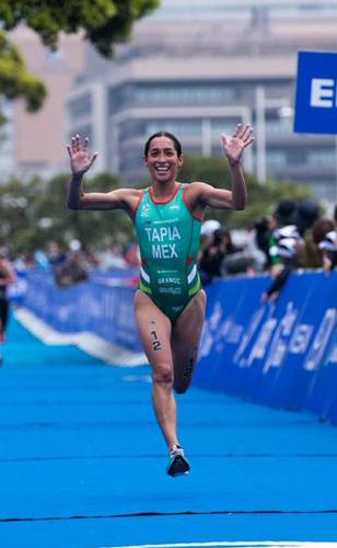  La triatleta Rosa María Tapia logró su primera presea en justas de clase mundial. Foto Conade