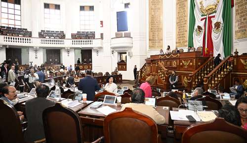 La sesión de ayer del Congreso capitalino fue escenario de acusaciones mutuas entre diputados priístas y de Movimiento Ciudadano.