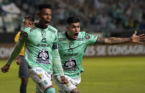 El León dio el paso inicial para conquistar, por primera vez en su historia, la Liga de Campeones de la Concacaf, con victoria de 2-1 ante Los Ángeles FC, de la Major League Soccer de Estados Unidos, en el partido de ida de la final jugada en el estadio Nou Camp. El colombiano William Tesillo, al minuto 8, y el ecuatoriano Ángel Mena, al 45+5, anotaron los goles para la victoria del cuadro esmeralda, que estuvo cerca de terminar con un marcador de 2-0, pero el gabonés Bouanga, al 90+6, consiguió el descuento para Los Ángeles, equipo donde milita el mexicano Carlos Vela. “Sacamos una ventaja ante un gran rival al que por momentos hicimos ver mal. No va a ser fácil, pero así son las finales. La idea era sacar una ventaja y lo pudimos hacer”, dijo Tesillo a la transmisión oficial. El partido de vuelta se jugará el próximo domingo en el estadio BMO de Los Ángeles. Ambos equipos buscan su primera participación en un Mundial de Clubes.