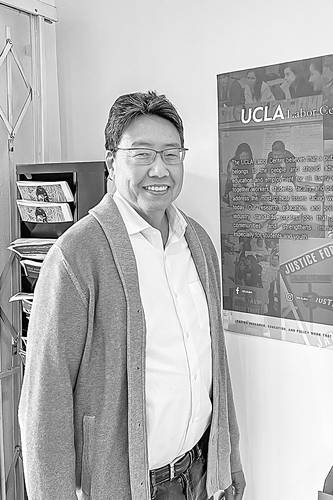 Kent Wong, director del Centro laboral de la UCLA, conversó con este diario sobre logros de la comunidad latina migrante.