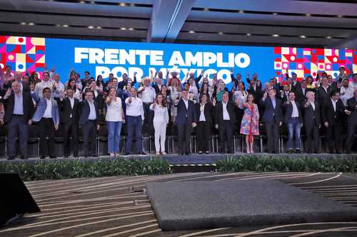 Ayer fue la presentación oficial, en el hotel Hilton, de Reforma, de la propuesta para definir la candidatura presidencial de los partidos opositores.