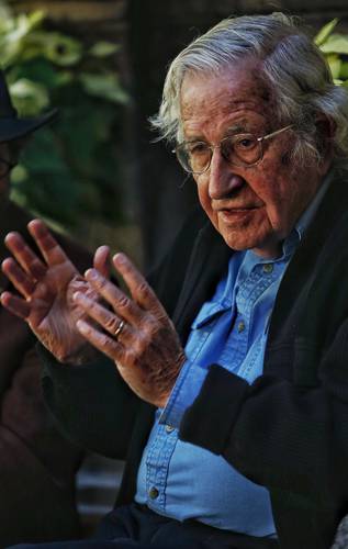Noam Chomsky durante una conferencia en Casa Cortés, el 15 de noviembre de 2017.