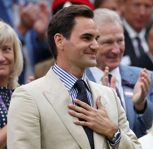 El suizo, quien se retiró en septiembre del año pasado, agradeció el homenaje por sus contribución al tenis y, en particular, al césped del All England Club, donde se coronó en ocho ocasiones.