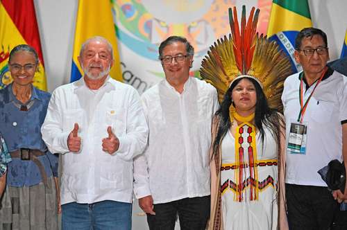 El presidente de Brasil, Luiz Inácio Lula da Silva (izquierda), y su par de Colombia, Gustavo Petro (centro), clausuraron ayer los trabajos ministeriales sobre el medio ambiente.