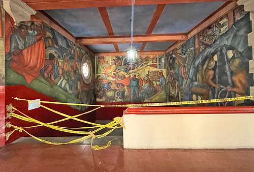 El mural La minería, de la neoyorquina Grace Greenwood, data de 1935 y consta de tres bloques en el que honra a los trabajadores y destaca la desigualdad que han padecido.