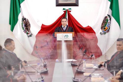 Manuel Velasco Alcántara, ex magistrado presidente del Tribunal de Justicia Administrativa del Estado de Oaxaca, durante la presentación de su informe de actividades correspondiente a 2022.