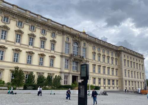 La fachada del Foro Humboldt, otrora Antiguo Palacio de Berlín.