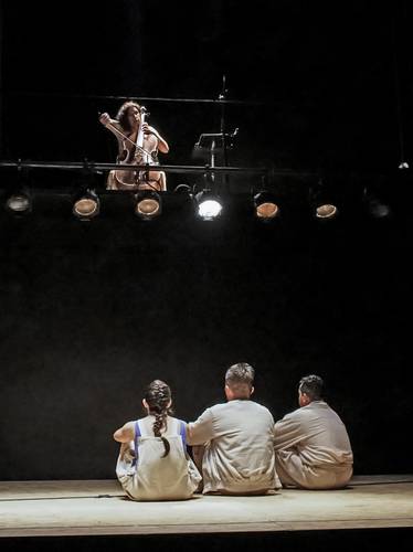 La obra cuenta con la dirección y dramaturgia de Myrna Moguel; es una coproducción de Teatro UNAM y TransLímite Alternativa-Escénica y Teatro Ciego MX.