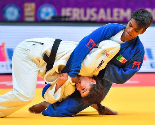 La judoca tricolor Prisca Awiti venció a la turca Minel Akdeniz.