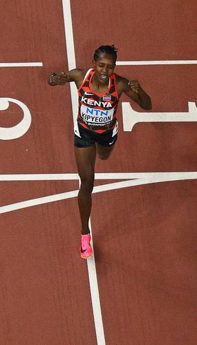Antes de Budapest, la keniana Faith Kipyegon sumó récords en mil 500 metros, 5 mil y la milla.