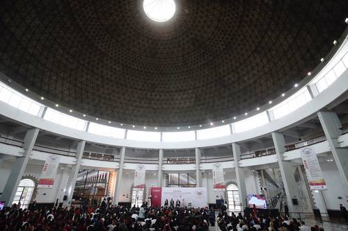 Bajo la cúpula del antiguo Palacio de Lecumberri, el Presidente encabezó la ceremonia por el bicentenario del AGN.