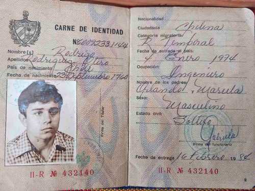 Rodrigo Rodríguez Otero asegura que su carnet de identidad original estaba marcado para que no se le permitiera el ingreso a Chile.