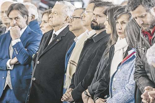  Los mandatarios de Uruguay, México, Colombia, Bolivia y Chile, durante la ceremonia.