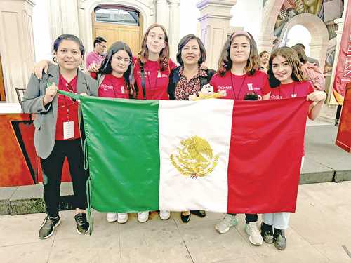 “Hay que abrir más caminos a las mujeres en disciplinas tecnológicas”