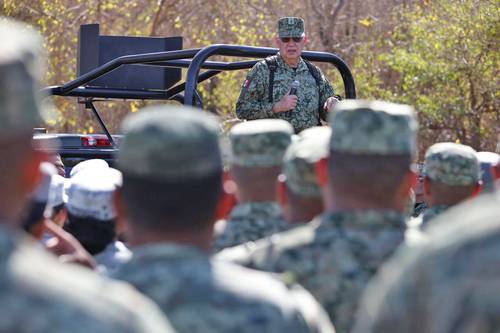 Titulares de Defensa y SSPC supervisan labores de seguridad en Sinaloa