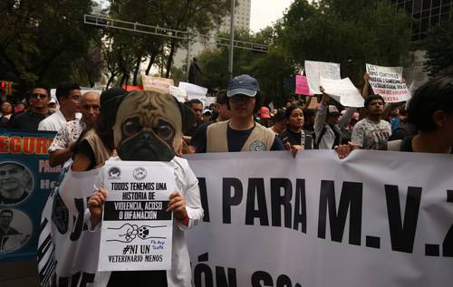 Protestan en 15 estados y CDMX por el asesinato de un veterinario  en Tultepec