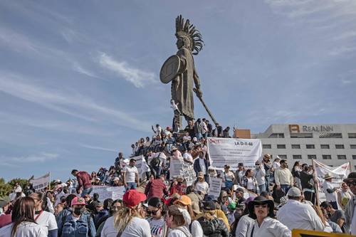 Paran miles de maestros en BC y Oaxaca contra Ley del Issste