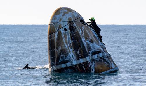 Regresan a casa los astronautas varados en la Crew Dragon