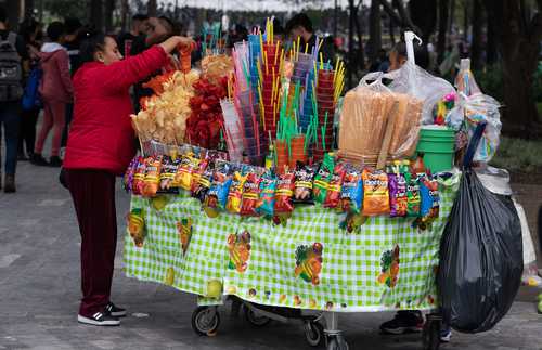 Instan especialistas a reforzar políticas públicas en escuelas “obesogénicas”