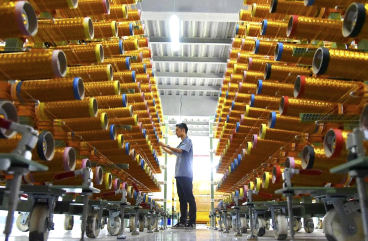 En el laboratorio de tejido de fibra de la plataforma nacional de servicio público