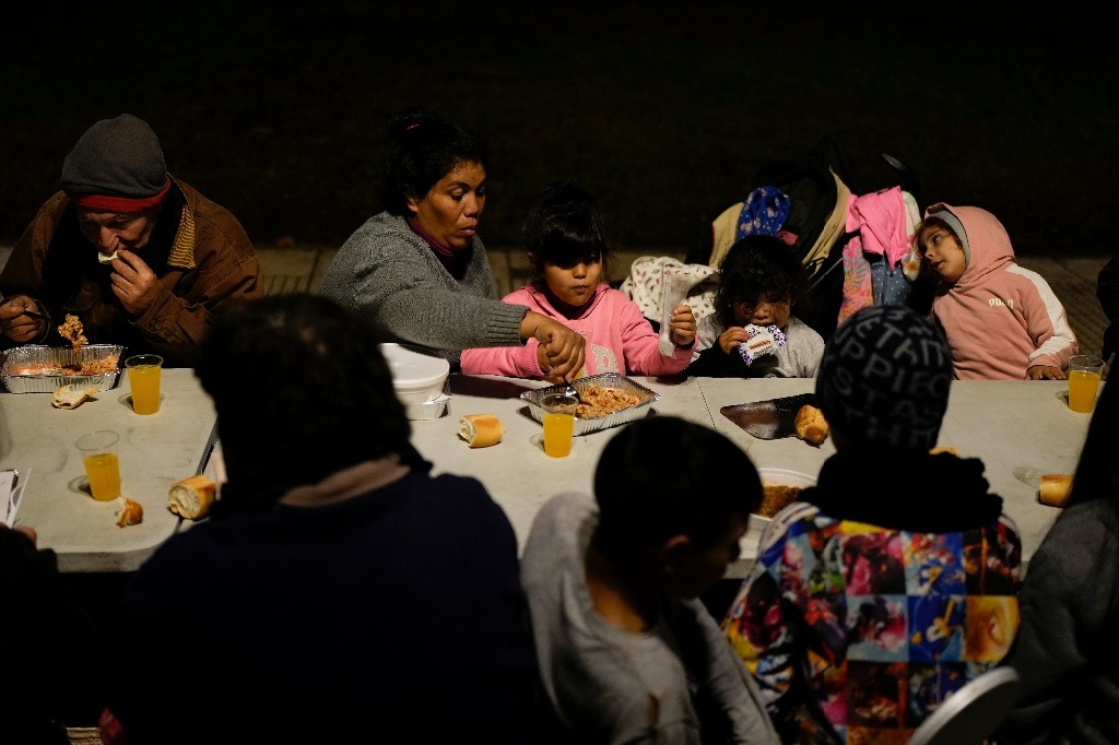 Catholic Church opens soup kitchens to alleviate starvation in Argentina