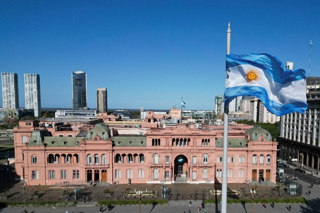 Economic activity in Argentina contracts 1.3% in July