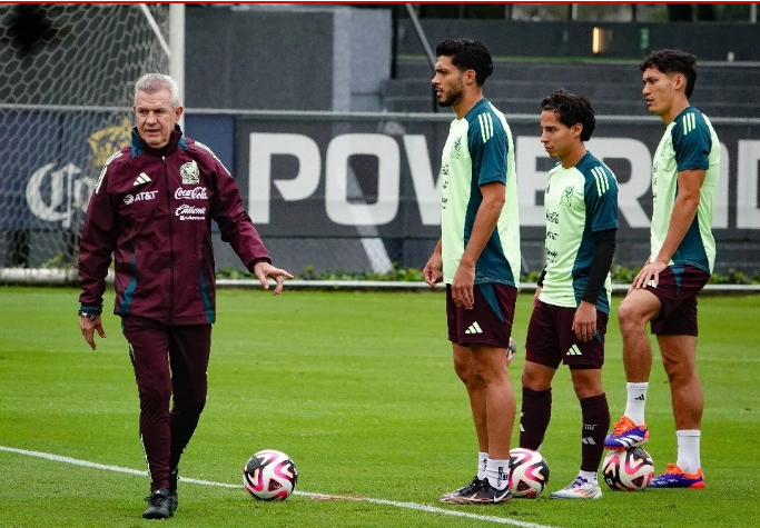 Aguirre accepts criticism about El Tri and denies imposition of players