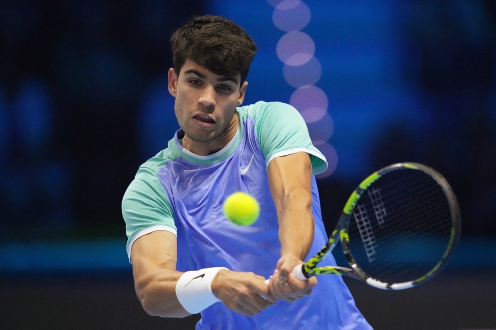 Alcaraz can’t beat Ruud in debut at ATP Finals