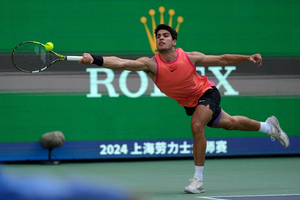 Alcaraz, Sinner and Djokovic advance to the quarterfinals in Shanghai