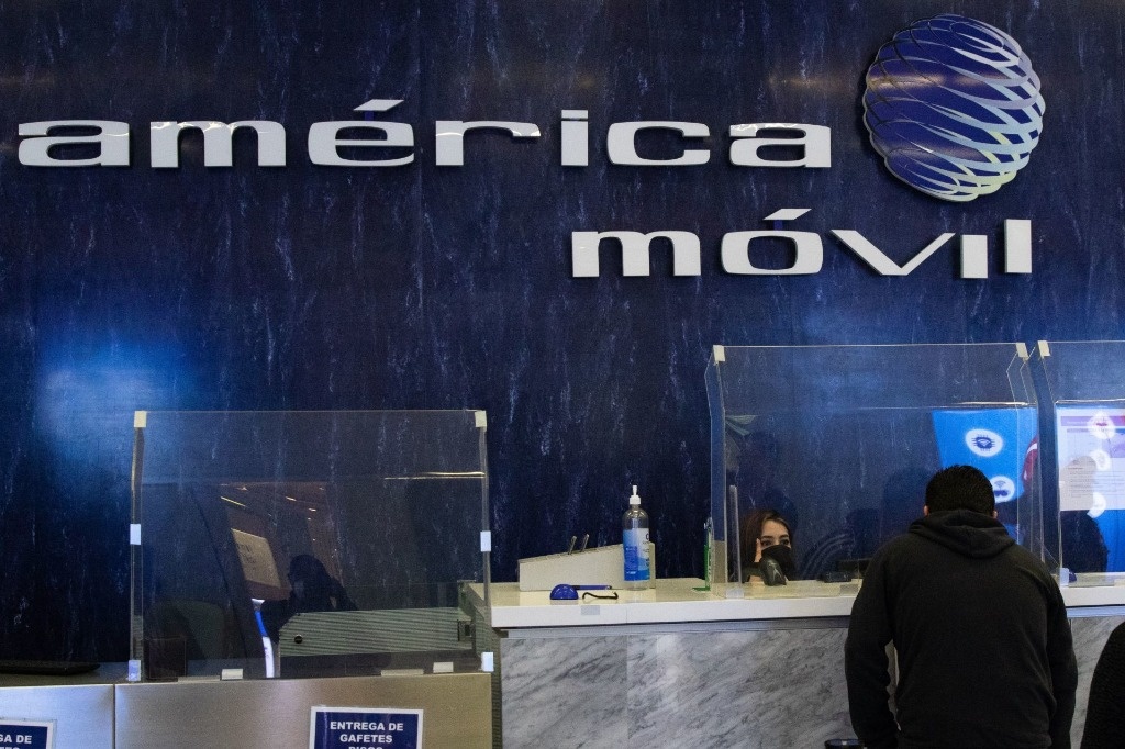 América Móvil seeks agreement with SpaceX; Stocks rise after solid report