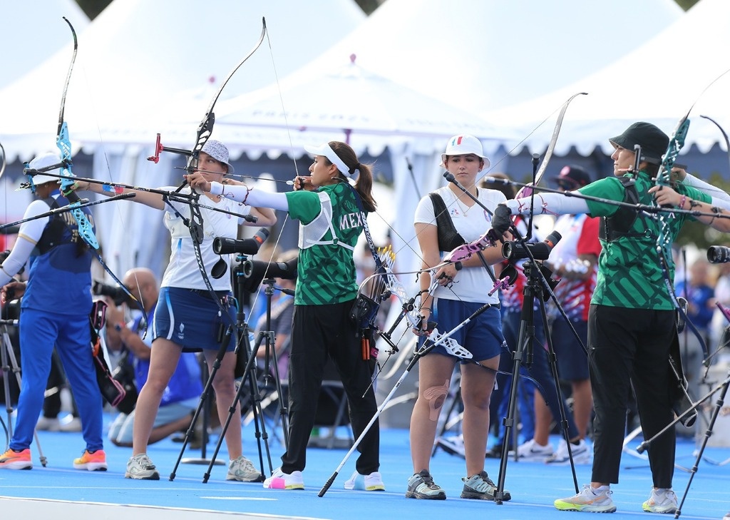 Archers begin Mexican exercise on the proper foot