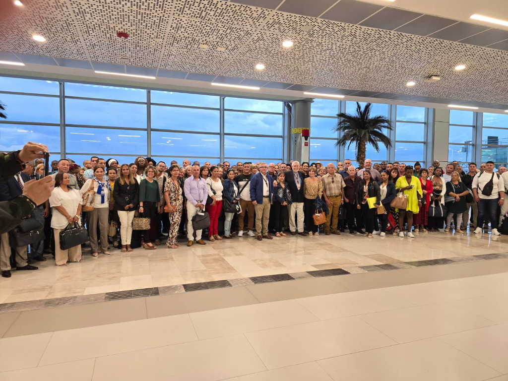 200 Cuban doctors arrive in Mexico to join IMSS-Bienestar