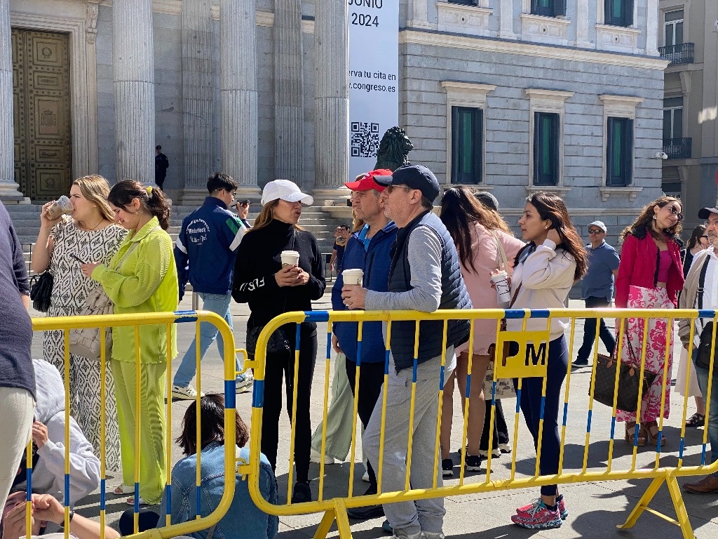 Huge attendance to vote overseas exceeds INE expectations