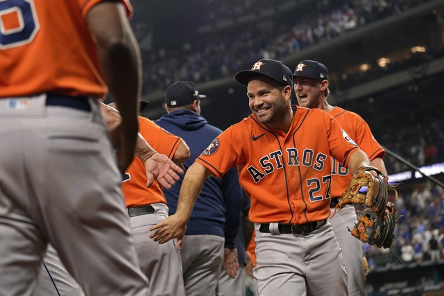 Astros de Houston pierden segundo juego de serie contra Rangers