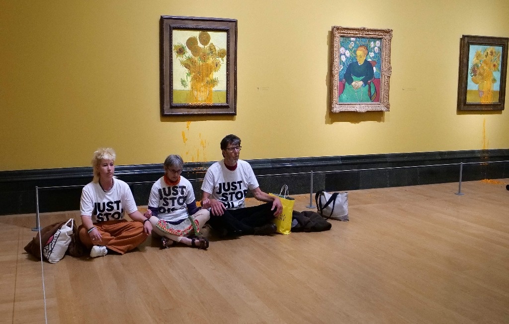 Van Gogh’s “Sunflowers” painting attacked with soup in London