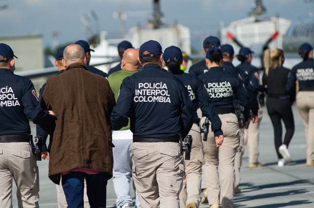 La Jornada Ataque con explosivos deja ocho policías muertos en Colombia