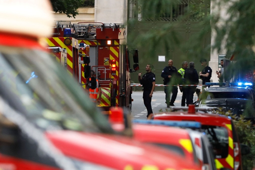 Automotive hits restaurant terrace in Paris; one lifeless and 6 injured