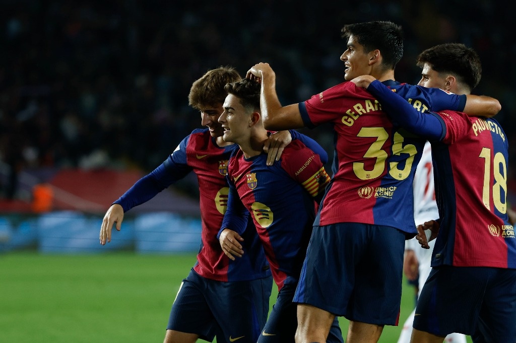 Barcelona overwhelms Sevilla before duels against Bayern and Real