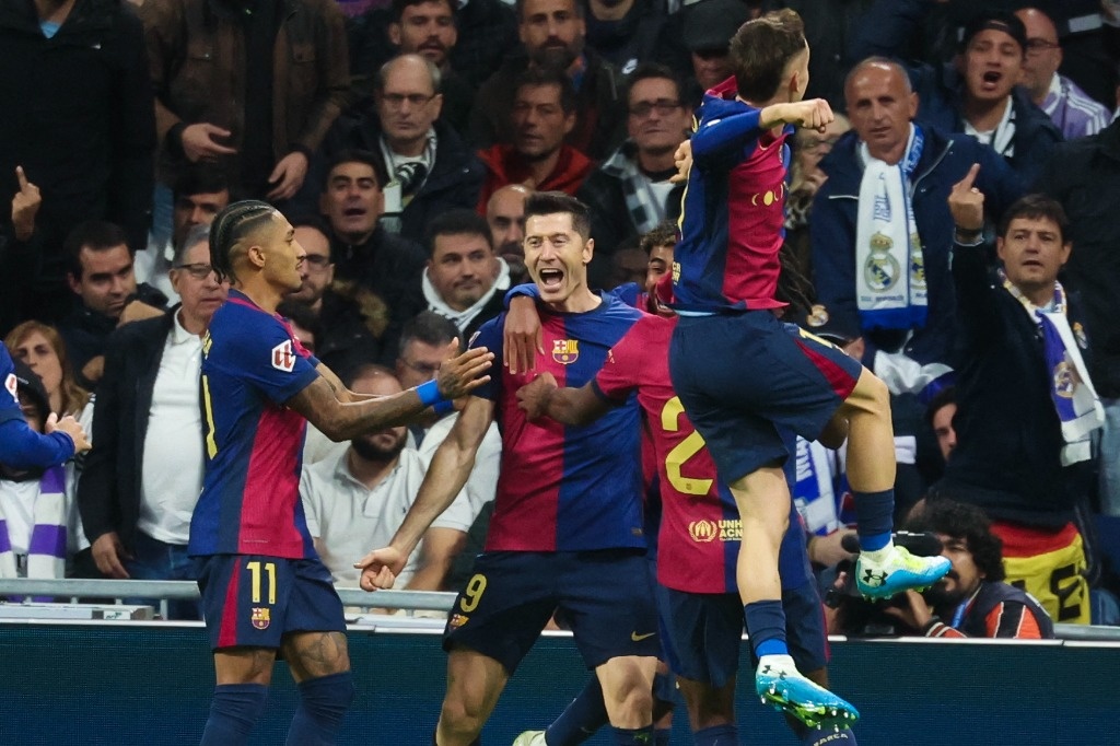 Barcelona thrashes Real Madrid and closes a great week