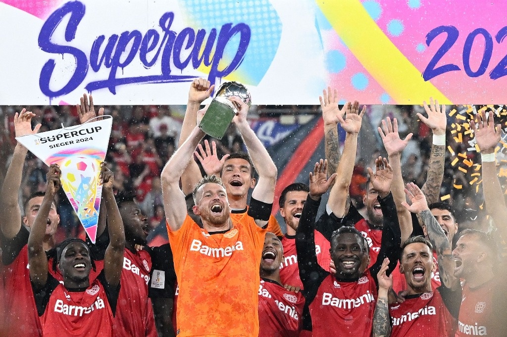 Bayer Leverkusen lifts the German Super Cup