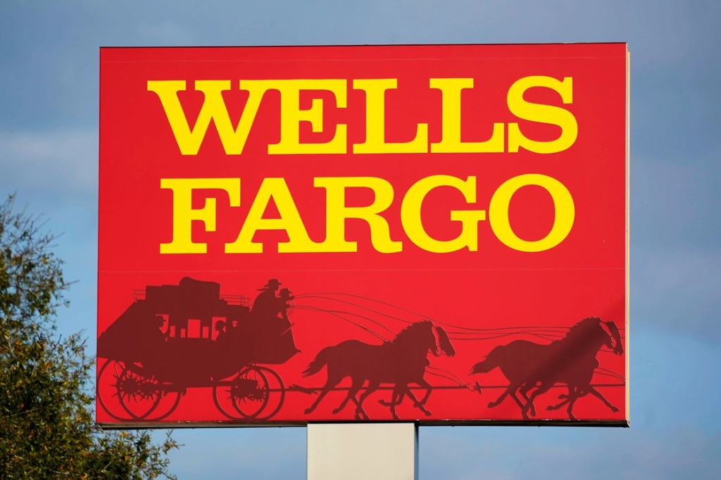 Wells Fargo revenue falls 9% on deposit prices