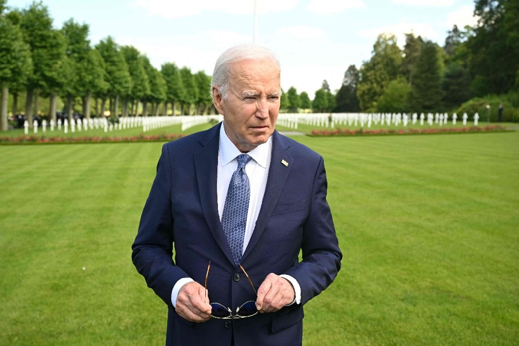 Biden visits cemetery of troopers who fell in World Struggle I in France
