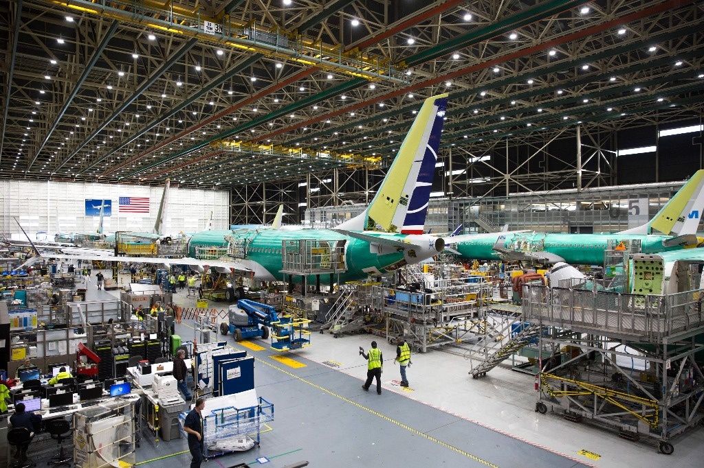 Boeing will reduce its workforce by 10% and eliminate 17 thousand positions