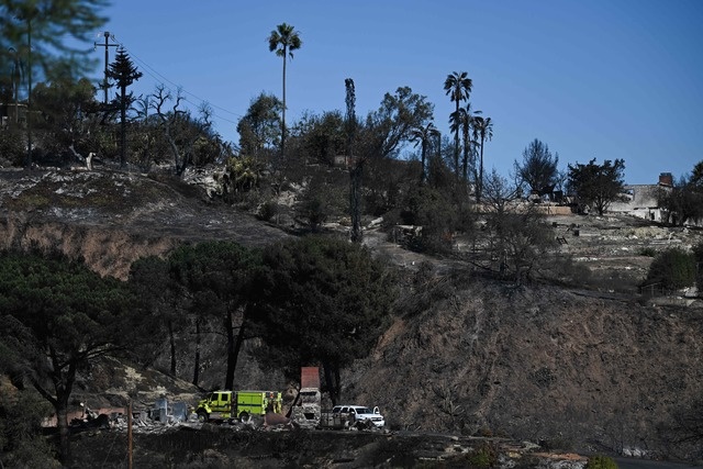 Firefighters gain ground against devastating fire in Southern California