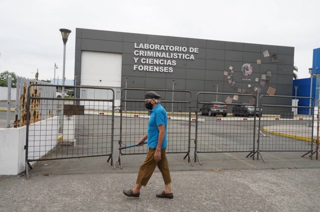 Rotting corpses overflow in Guayaquil