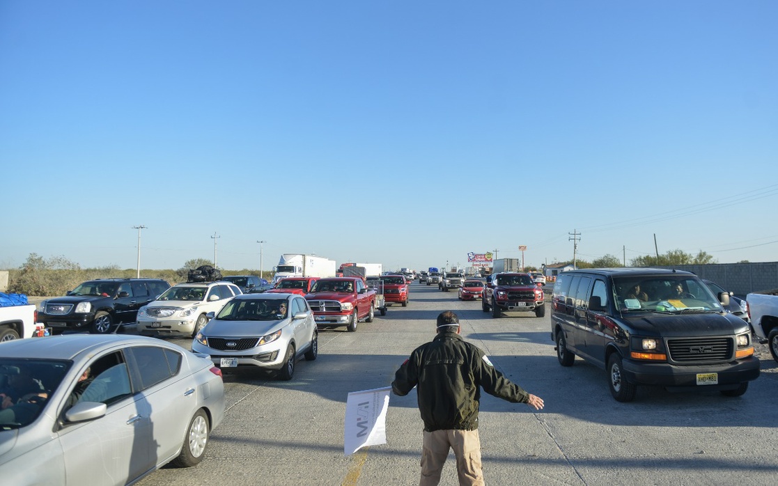 La Jornada Desafiando a la pandemia migrantes retornan a M xico