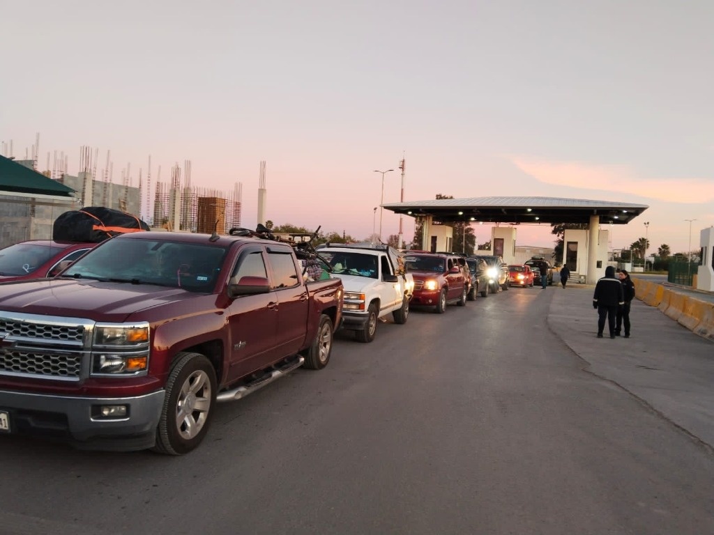 La Jornada Caravana de paisanos regresa a M xico bajo custodia